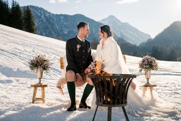 Hochzeit: Die Traumhochzeit mit Bergpanorama im Narzissendorf Zloam im Ausseerland. - Narzissendorf Zloam