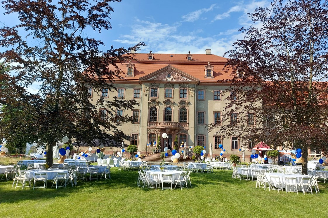 Hochzeit: Schloss Brandis Parkseite  - Schloss Brandis