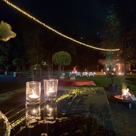 Hochzeit: Schlosspark in abendlicher Stimmung - 4 ha Park für große Feiern unter freiem Himmel - Schloss Brandis