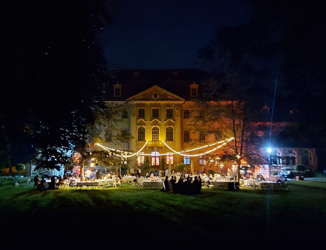 Hochzeit: Schlosspark am Abend - Schloss Brandis
