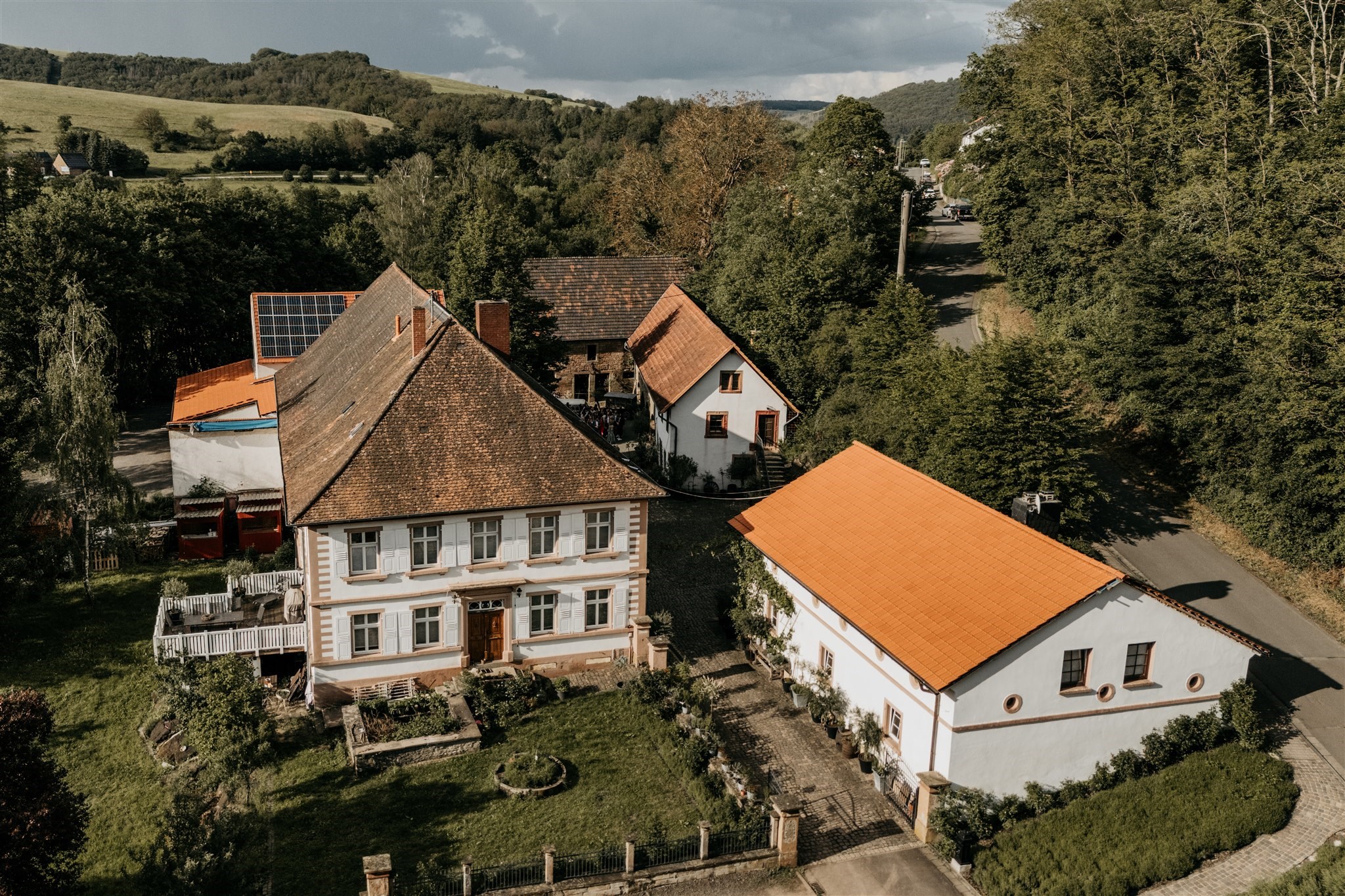 Mariage - Frei-Laubersheim - Unsere Mühle von oben. Vor der Mühle befinden sich hauseigene Parkplätze.  - Imsweiler Mühle