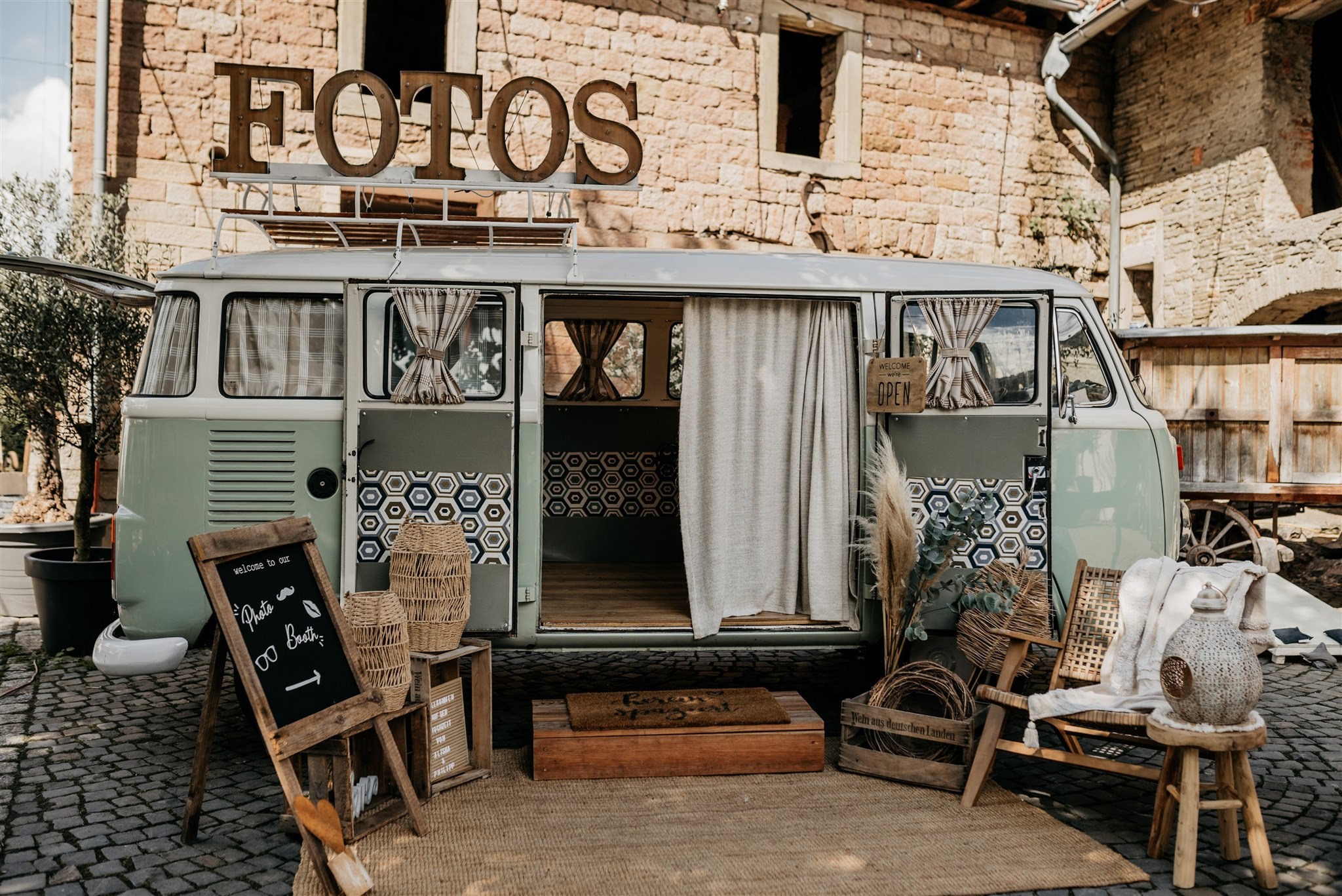 Mariage - Frei-Laubersheim - Unser Mühlenhof bietet genügend Platz für Dienstleister, die etwas mehr Platz benötigen. Egal ob Fotobus, Foodtruck, Live-Bands, Kinderbetreuung u.v.m.. Wir finden für Eure Wünsche den idealen Platz. - Imsweiler Mühle