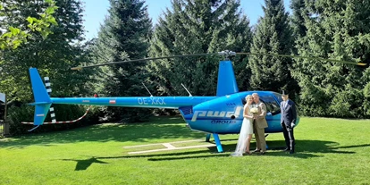 Hochzeit - Schmölln - Helikopter-Landeplatz an der Hochzeitskapelle - Hochzeitskapelle Callenberg (Privatkapelle)