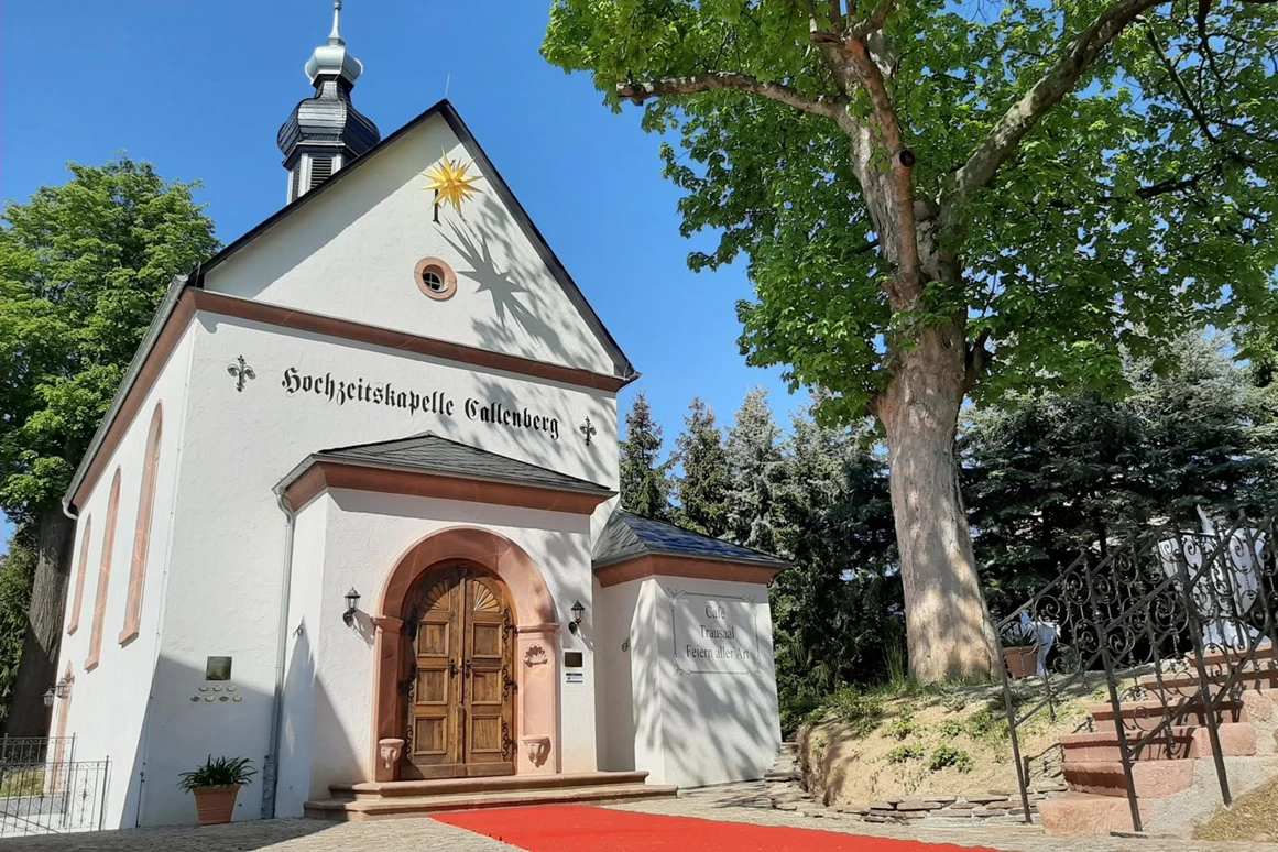 Hochzeitslocation: Hochzeitskapelle Callenberg mit Renaissance-Portal - Hochzeitskapelle Callenberg (Privatkapelle)