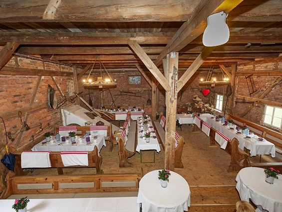 Hochzeitslocation: Historische Festscheune bis 100 Gäste - Hochzeitskapelle Callenberg (Privatkapelle)