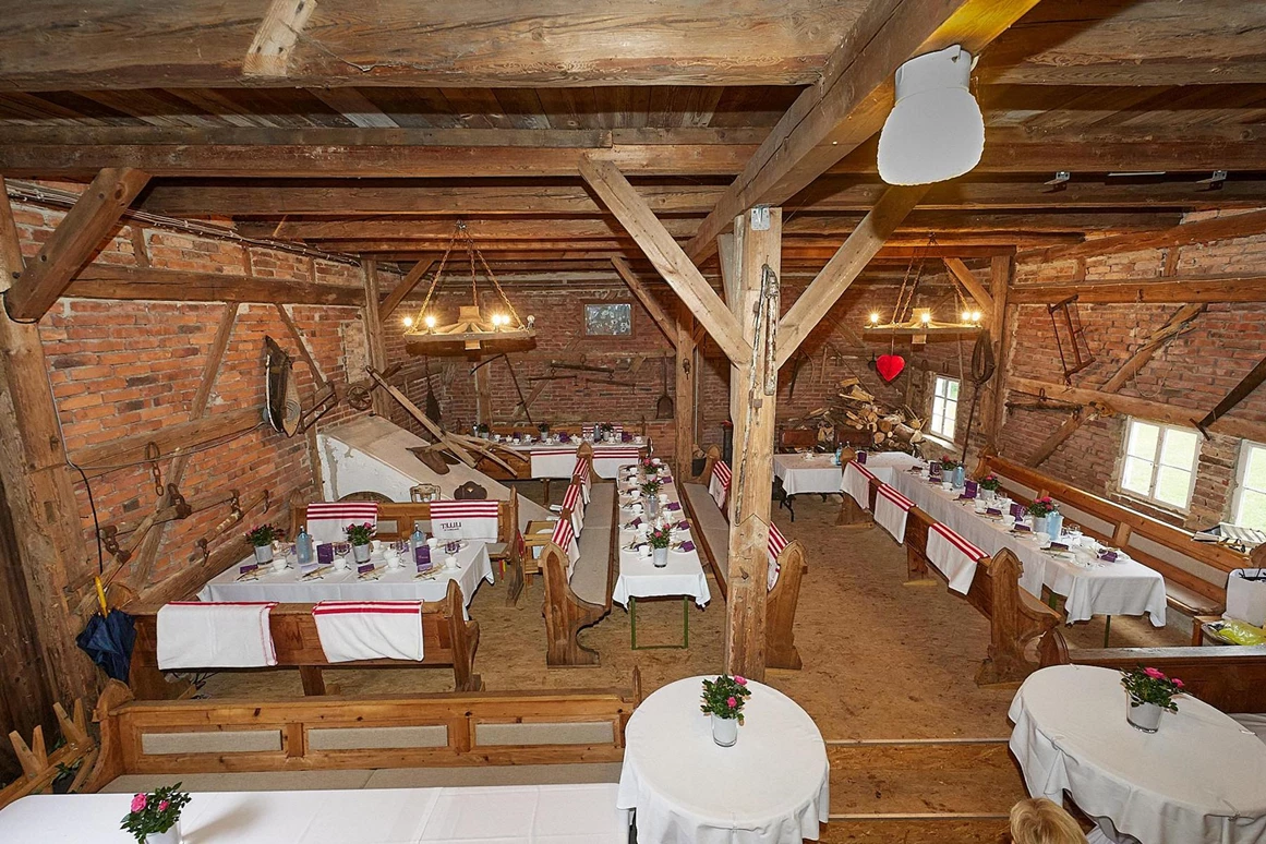 Hochzeitslocation: Historische Festscheune bis 100 Gäste - Hochzeitskapelle Callenberg (Privatkapelle)