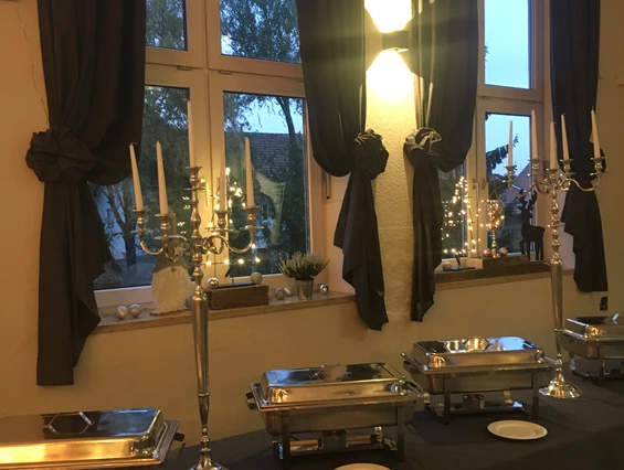 Hochzeit: Saal - Buffet 2 - Gasthaus Neuwirt / Martin Irl Catering