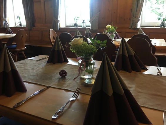 Hochzeit: Nebenzimmer - Gasthaus Neuwirt / Martin Irl Catering