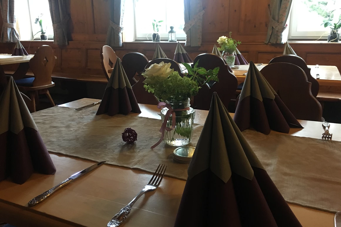 Hochzeit: Nebenzimmer - Gasthaus Neuwirt / Martin Irl Catering