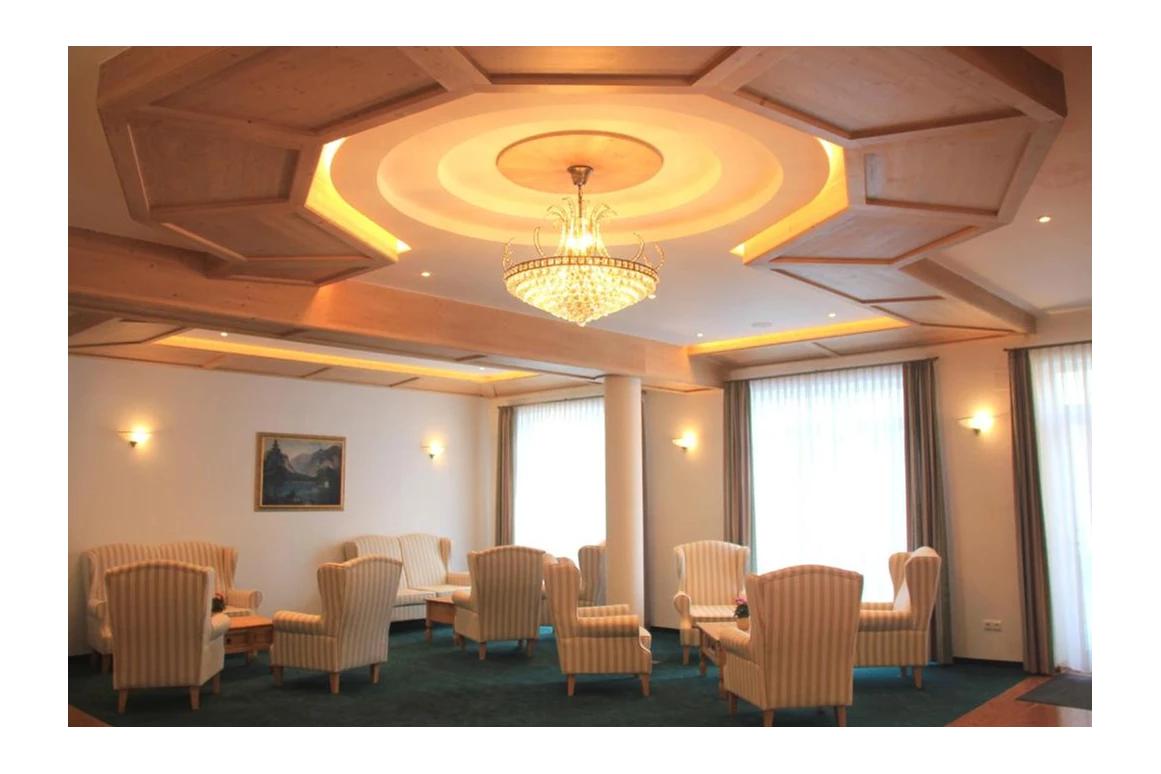 Hochzeit: Lobby Hotel Schwabenwirt - Hotel Schwabenwirt