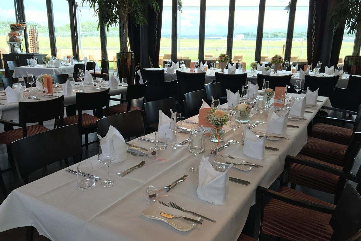 Hochzeit: Zeppelin Hangar Friedrichshafen
