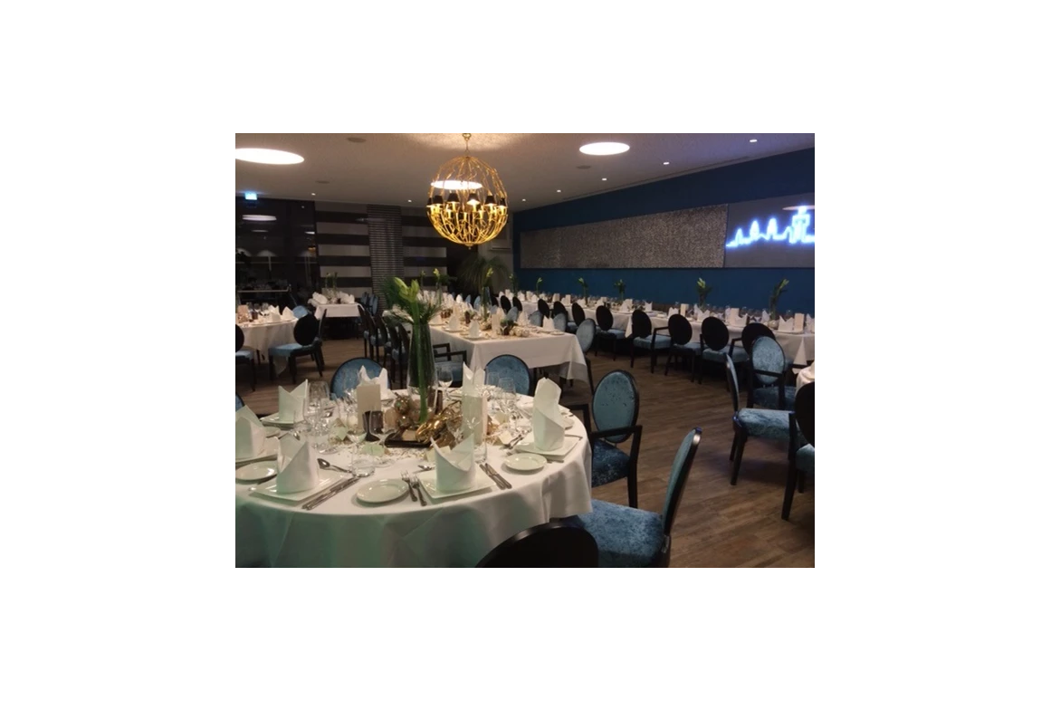 Hochzeit: Eventhangar Ravensburg