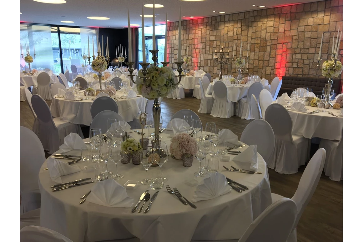 Hochzeit: Eventhangar Ravensburg