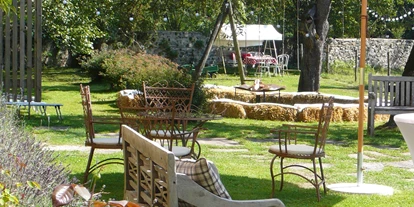 Matrimonio - Guttaring (Guttaring) - Feuerschale, Teakholzbänke, Sonnenschirme, Stehtische im Schlossgarten
Schloss Lichtengraben - Gut Schloss Lichtengraben  - romantisches Schloss exklusive mieten