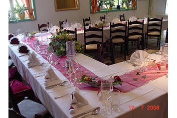 Hochzeit: Tischdekoration - Bio Kräuterlandgasthaus mit Eventsaal für Hochzeiten