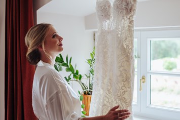 Hochzeit: Getting ready in unseren Schloss-Suiten. Zwischen 50 qm und 70 qm purer Luxus warten auf Sie! - Schloss Luberegg