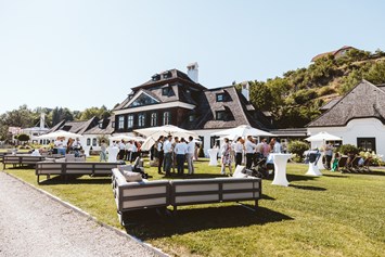 Hochzeit: Unser 10.000 Quadratmeter großer Schlossgarten - der perfekte Ort für Trauung und Agape - Schloss Luberegg