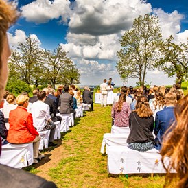 Hochzeit: Freie Trauung nahe der Hochzeitslocation - Villa-Kapellendorf