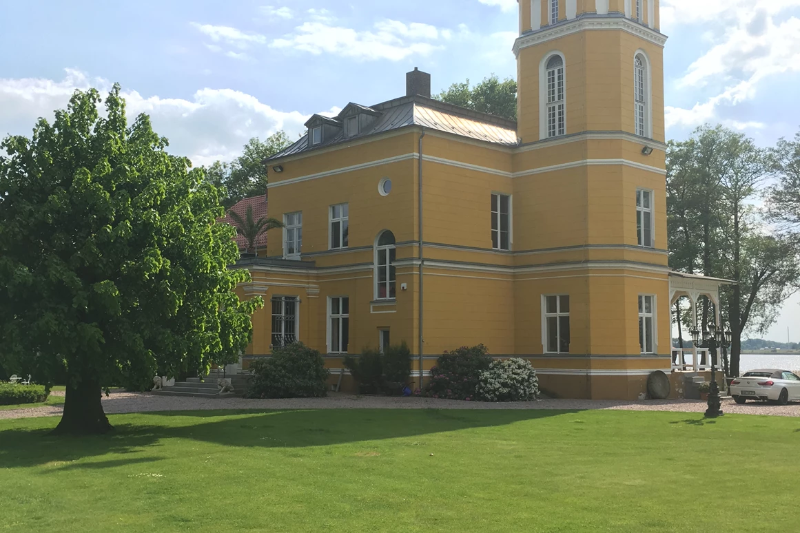 Hochzeitslocation: Turmansicht - Schloss Glowe