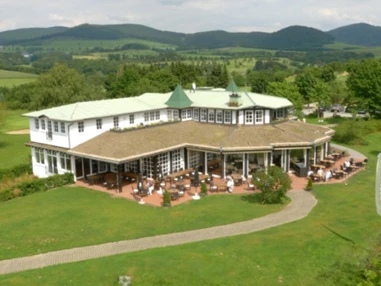 Hochzeit: Außenansicht Golf Café - Golf Café Restaurant
