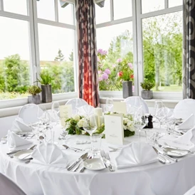 Hochzeit: gedeckter Tisch - Golf Café Restaurant
