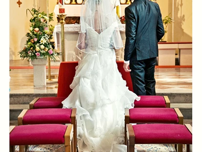 Mariage - Frühlingshochzeit - Kirche in Tieschen (100 Meter vom Weingut entfernt) - Winzerhotel Weingut Kolleritsch