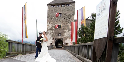 Bruiloft - Umgebung: in einer Stadt - Trofaiach - Feiern Sie Ihre Hochzeit auf der Burg Oberkapfenberg. - Burg Oberkapfenberg