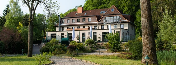 Hochzeit: Unbeschwert Feiern und Tagen direkt am Schweriner See – Das Haus am See bietet Räumlichkeiten für unvergessliche Hochzeiten, private Feiern oder Firmenevents mit bis zu 130 Personen. - Ein Haus am See