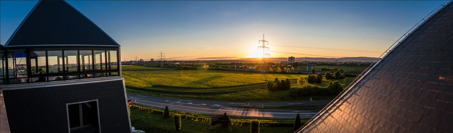 Hochzeitslocation: Ausblick von der Panorama 250 Dachterrasse - Pyramide Mainz