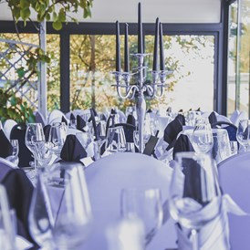 Hochzeit: Unser herrlicher Wintergarten lädt auch im Inneren zu einer fantastischen Hochzeitsfeier ein. - Donau Restaurant - Vabene