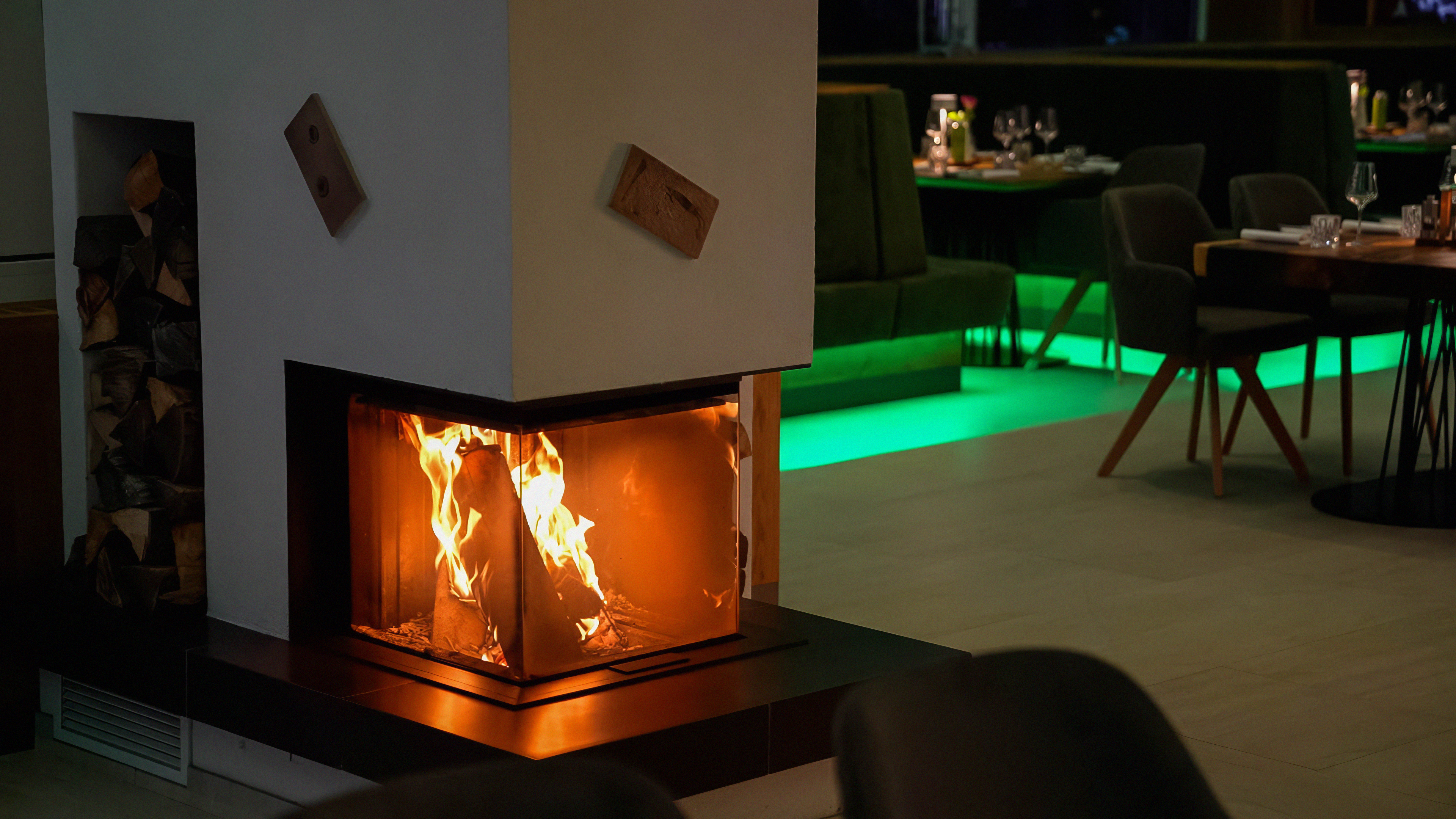 Hochzeitslocation: Kamin -  Restaurant Va Bene an der Donau Wien