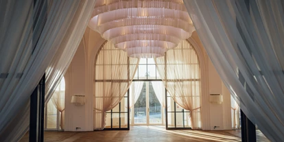 Matrimonio - Gumpoldskirchen - Eingang in den Kuppelsaal vom Schloss - Weitsicht Cobenzl