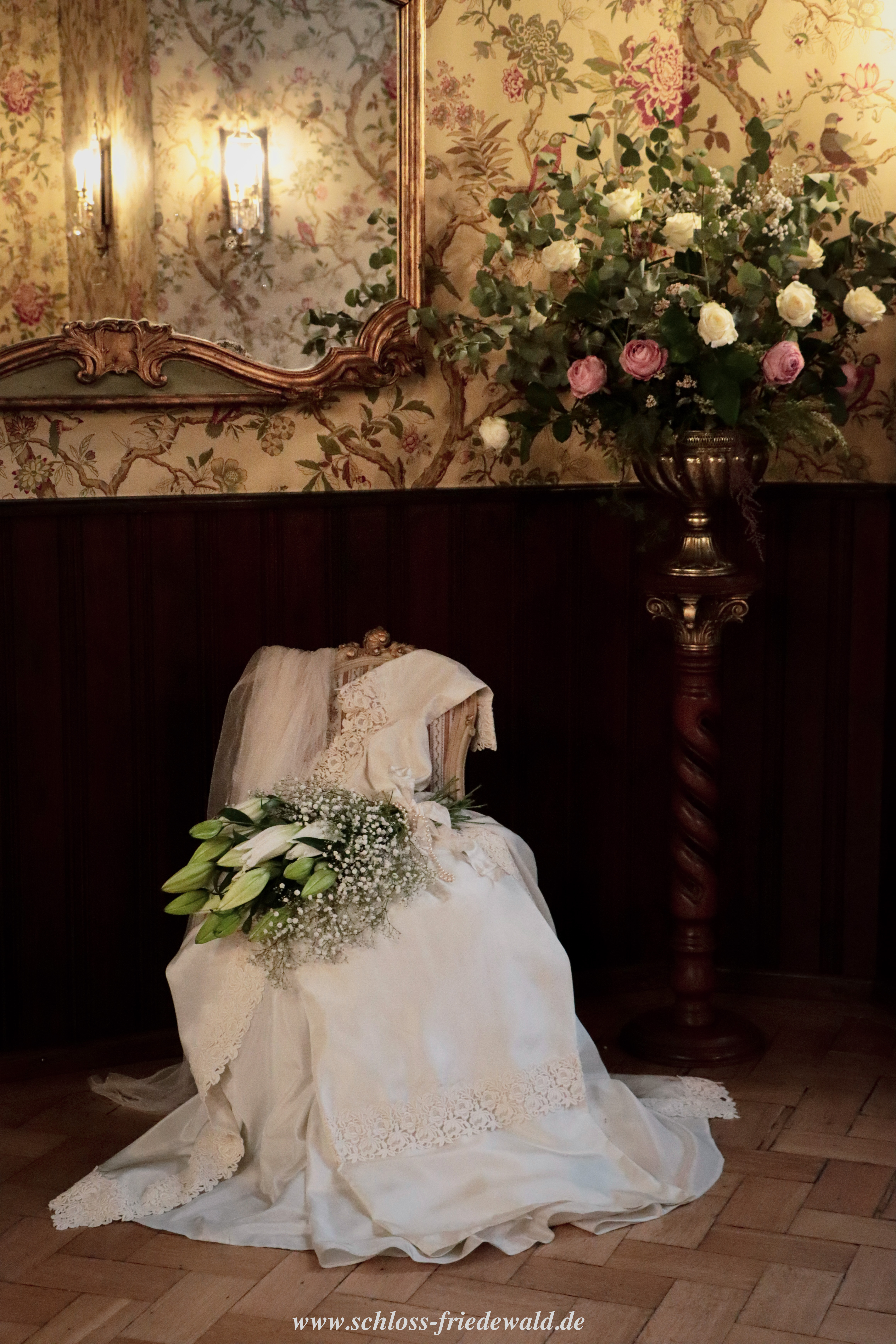 Hochzeit: Das Schloss und die Außenanlagen bieten zahlreiche, einzigartige Fotomotive. - Schloss Friedewald (Westerwald)