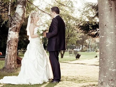 Hochzeit: Traumhafte Kulisse in unserem Garten mit über 5.000m² - Hotel Prägant