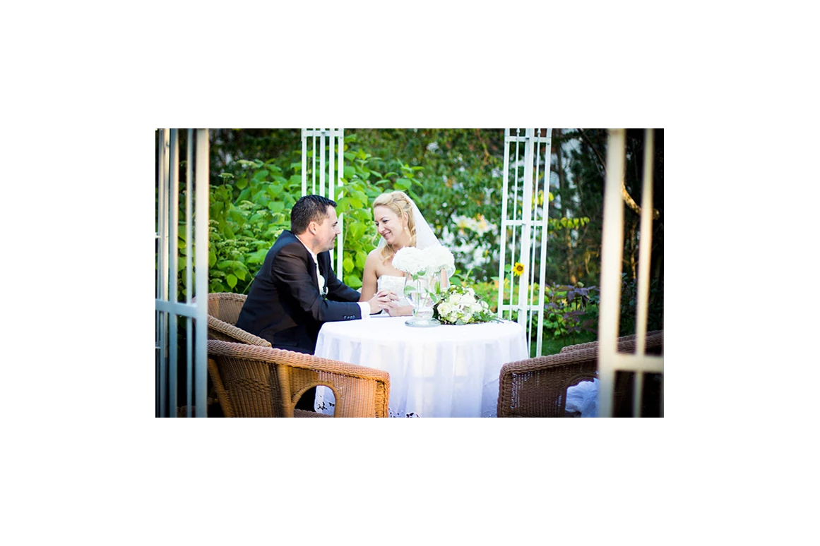 Hochzeit: romantischer Pavillon - gerne können wir Ihre standesamtliche Hochzeit auch bei uns im Freien organisieren - Hotel Prägant