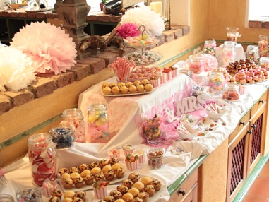 Hochzeit: Wenn das Brautpaar besonders "süß" ist - Candybar! :-) - Hotel Prägant