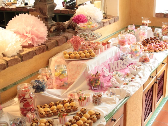 Hochzeit: Wenn das Brautpaar besonders "süß" ist - Candybar! :-) - Hotel Prägant