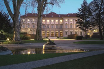 Hochzeit: Die Nordfassade des GARTENPALAIS
(c) LIECHTENSTEIN. The Princely Collections, Vaduz–Vienna - Gartenpalais Liechtenstein
