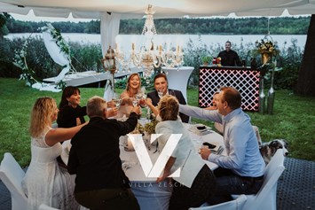 Hochzeit: Eine Gartenhochzeit auf der Villa Zesch nahe Berlin. - Villa Zesch am See - Eventlocation bei Berlin