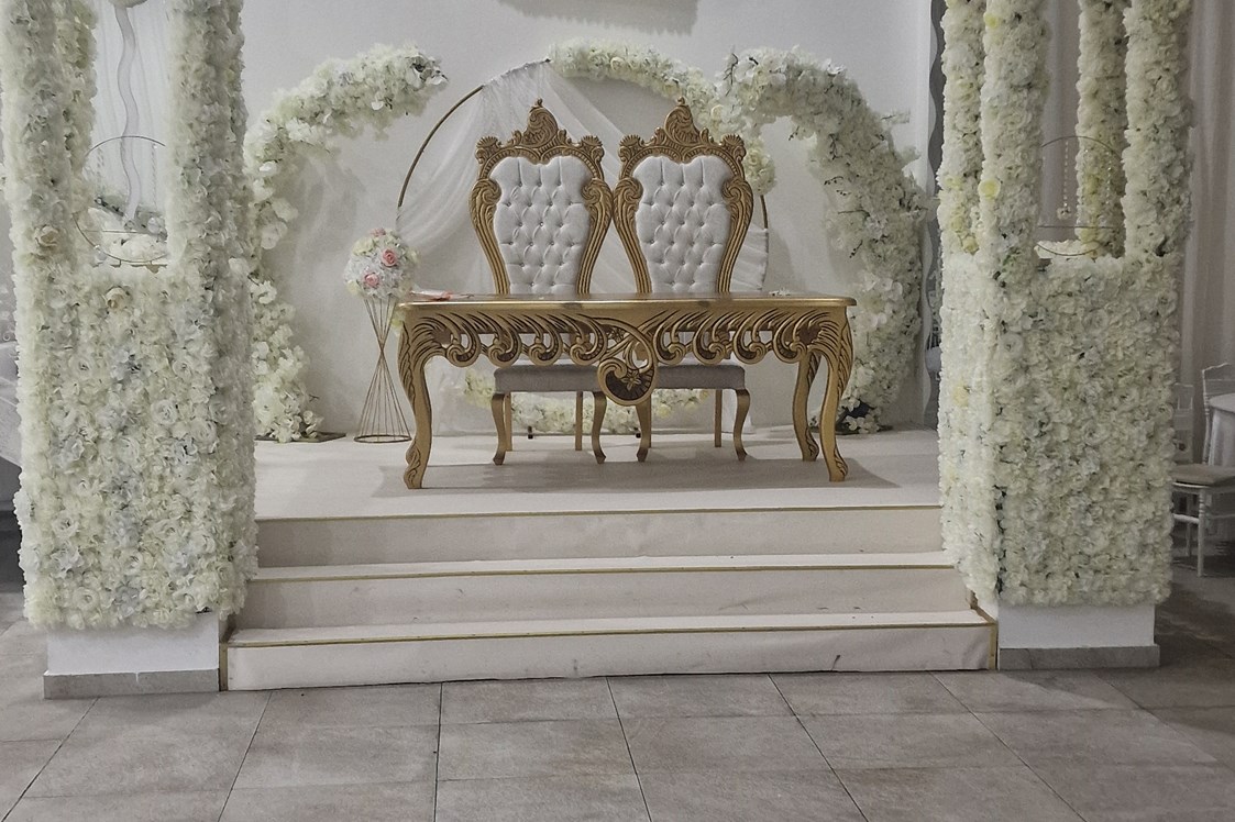 Hochzeit: Brauttisch
 - Mosaik Festsaal