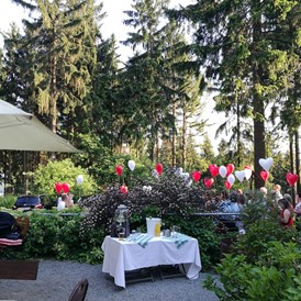 Hochzeit: Feiern im Grünem - Bergwirtschaft Bieleboh Restaurant & Hotel