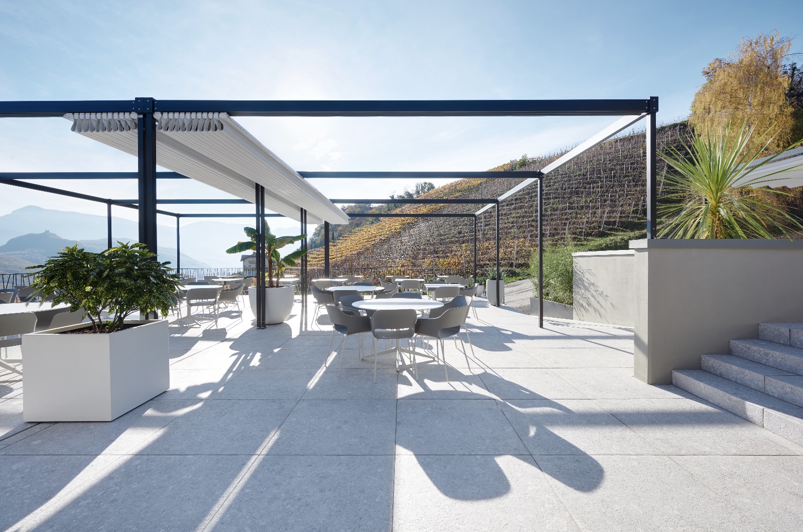 PHILIAZ Informazioni sulle sale da ballo Terrazza vista lago 