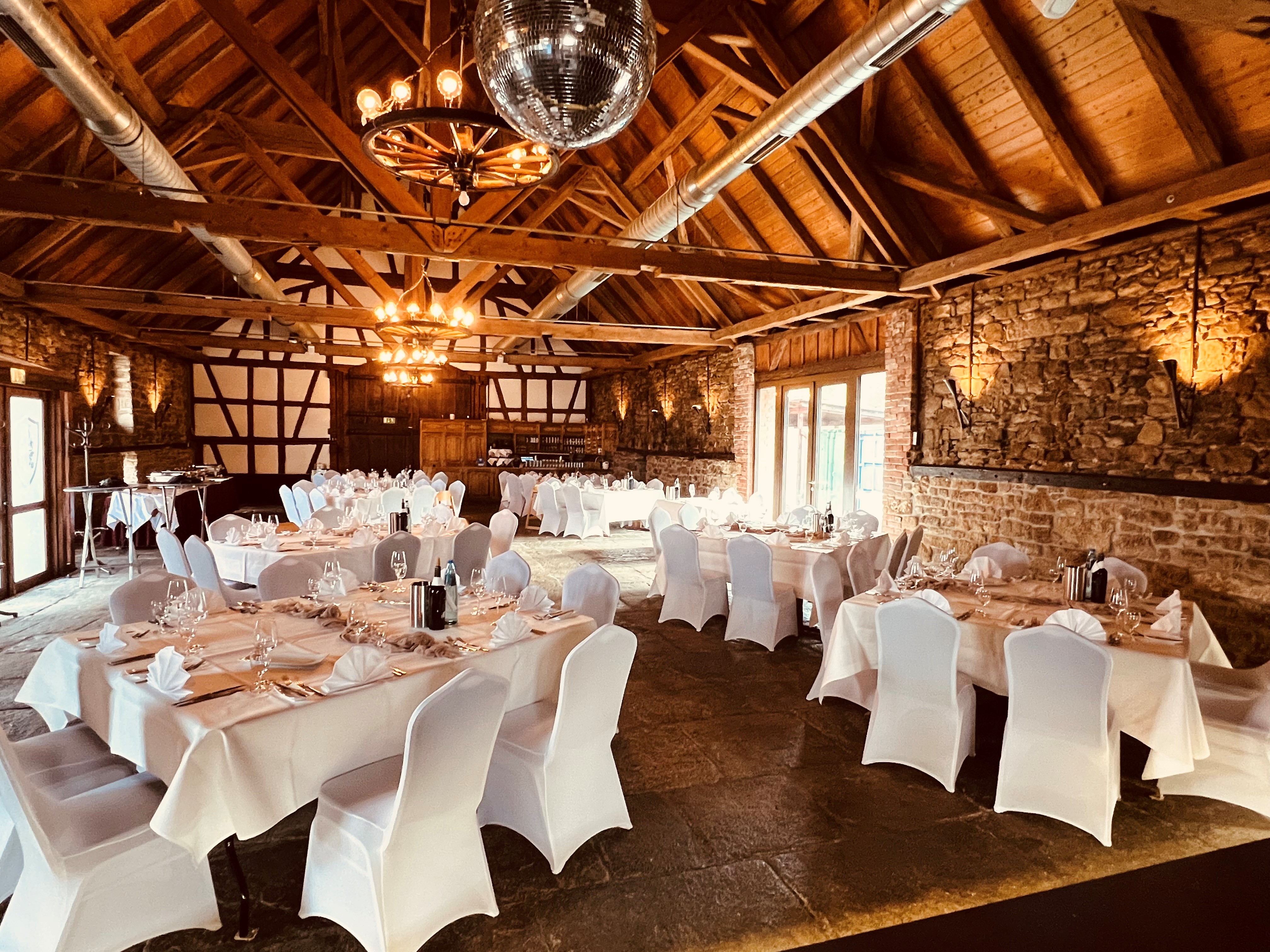 Hochzeitslocation: Location Remise - Würfeltische - Hofgut Domäne GmbH