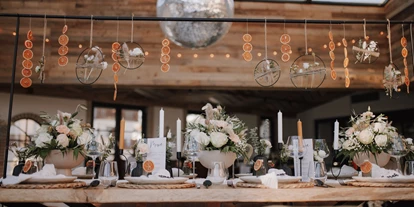 Wedding - Hohe Tauern - Hochzeitstafel mit Tischdekoration im Sendlhofer's. - Sendlhofer's