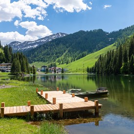 Hochzeit: Steg am am See mit wundervollem Bergpanorama  - Garnhofhütte