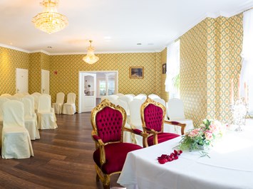 Hotel Seeschloss am Bötzsee bei Berlin-Für die schönsten Feiern in Ihrem Leben! Angaben zu den Festsälen Das Schlossherrenzimmer 