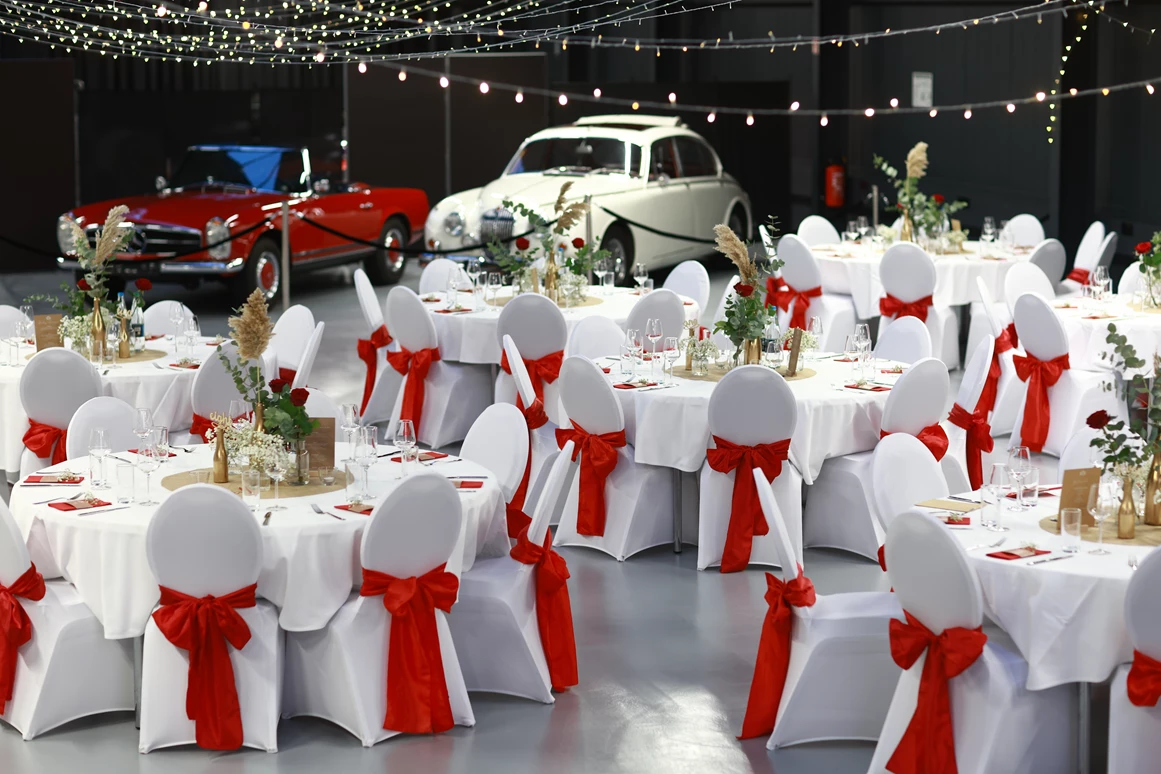 Hochzeitslocation: "Ein Ort, an dem Träume starten – mit Stil und PS." - SML CarLocation®