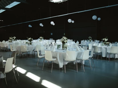 Hochzeit - Geeignet für: Private Feier (Taufe, Erstkommunion,...) - Leonberg (Böblingen) - „Für Feste, die größer sind als Worte – und Räume, die mit Liebe gefüllt werden.“ - SML CarLocation®