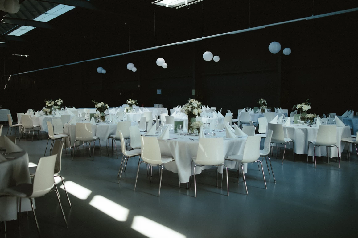 Hochzeitslocation: „Für Feste, die größer sind als Worte – und Räume, die mit Liebe gefüllt werden.“ - SML CarLocation®