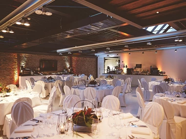 Hochzeitslocation: "Ein stilvoller Rahmen für unvergessliche Erinnerungen." - SML CarLocation®